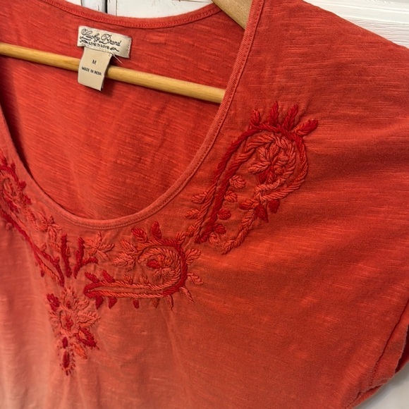Lucky Brand Women's Embroidered Ombre Top. Size M. - Picture 3 of 7